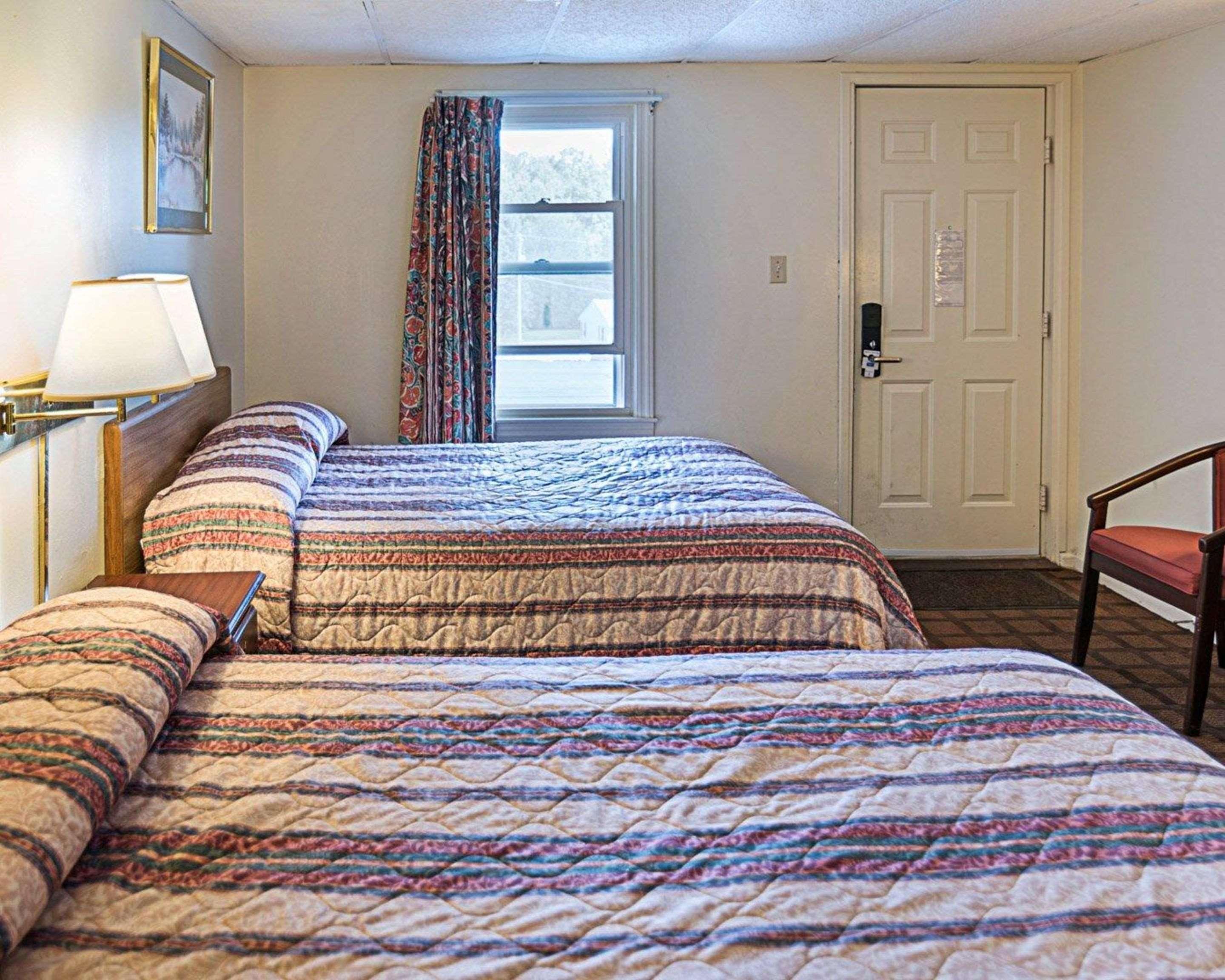 Rodeway Inn Westminster Exteriér fotografie